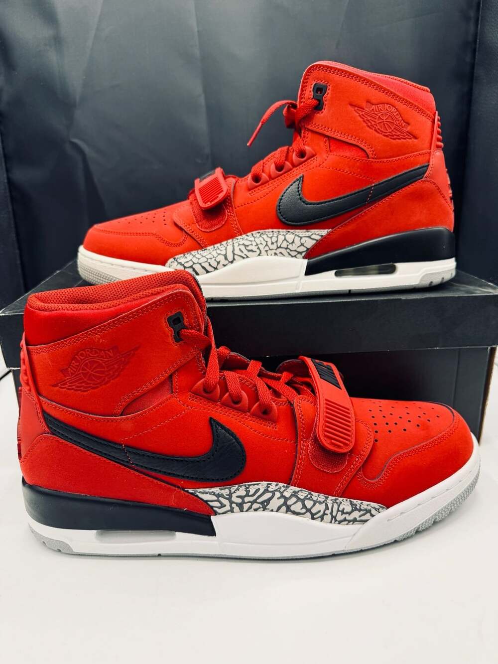 Nike Air Jordan Legacy 312 Size 13 Varsity Red Black Toro AV3922-601 Brand New